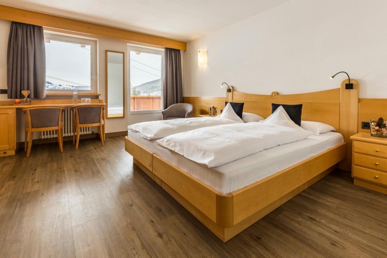Hotel Rainell Dolomites Retreat Ortisei Pokoj fotografie