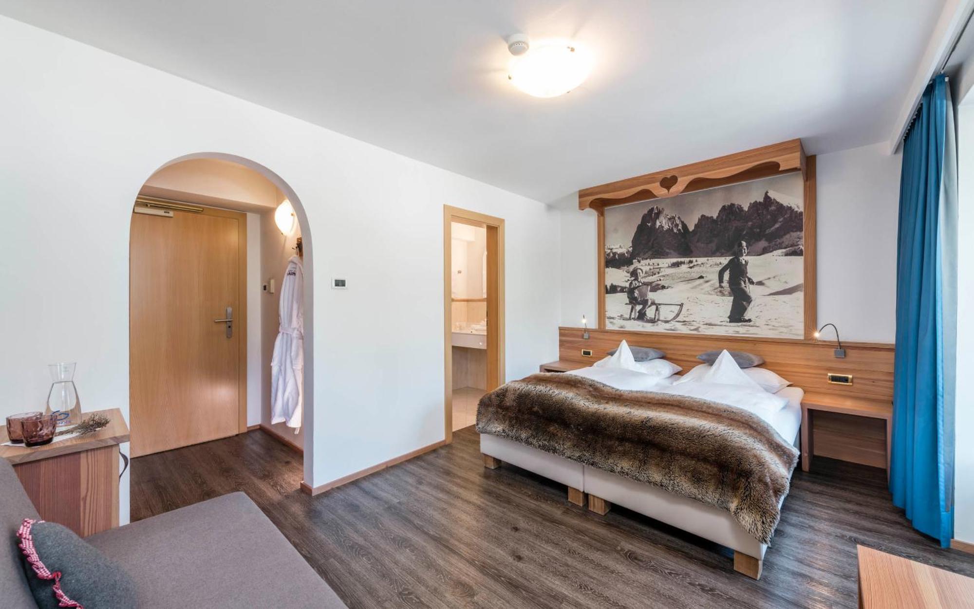 Hotel Rainell Dolomites Retreat Ortisei Pokoj fotografie